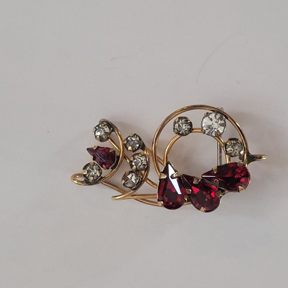 Vintage Star-Art 1/20 12K Gold-Filled Brooch With Red Teardrop & Clear Rhineston